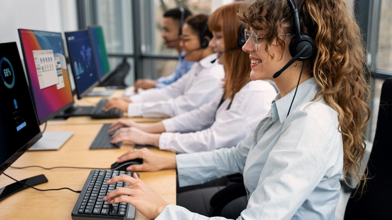 Understanding the Difference Between Call Centers and CRM Systems