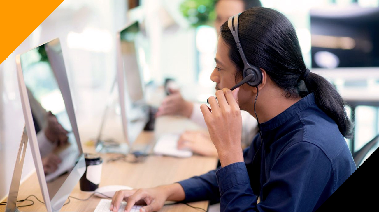 What Is The Difference Between A Call Center And CRM